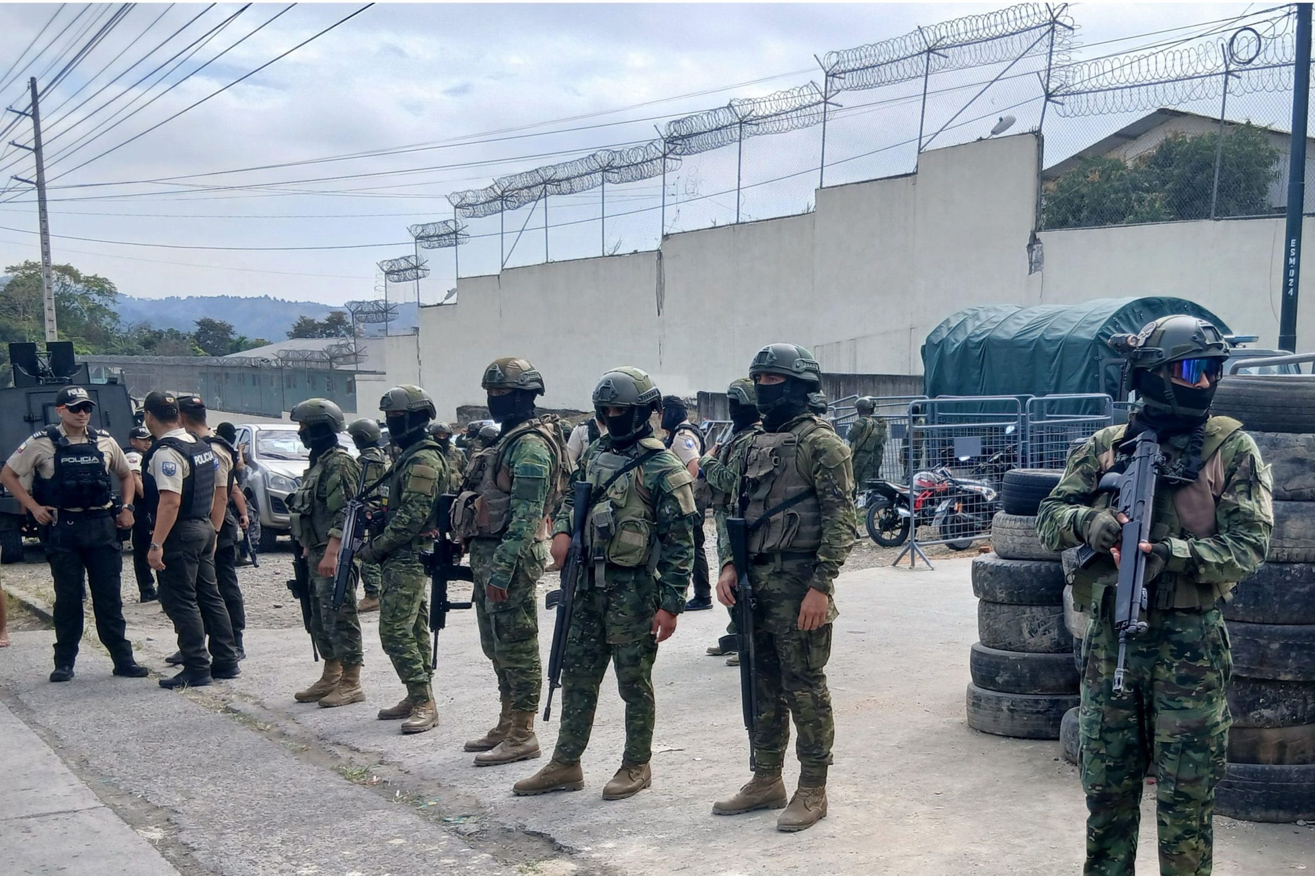 La Conaie, por su parte, denunció que militares y policías dispararon balas reales, dinamita y armamento letal contra comunidades indígenas (Photo by Antony QUINTERO / AFP)