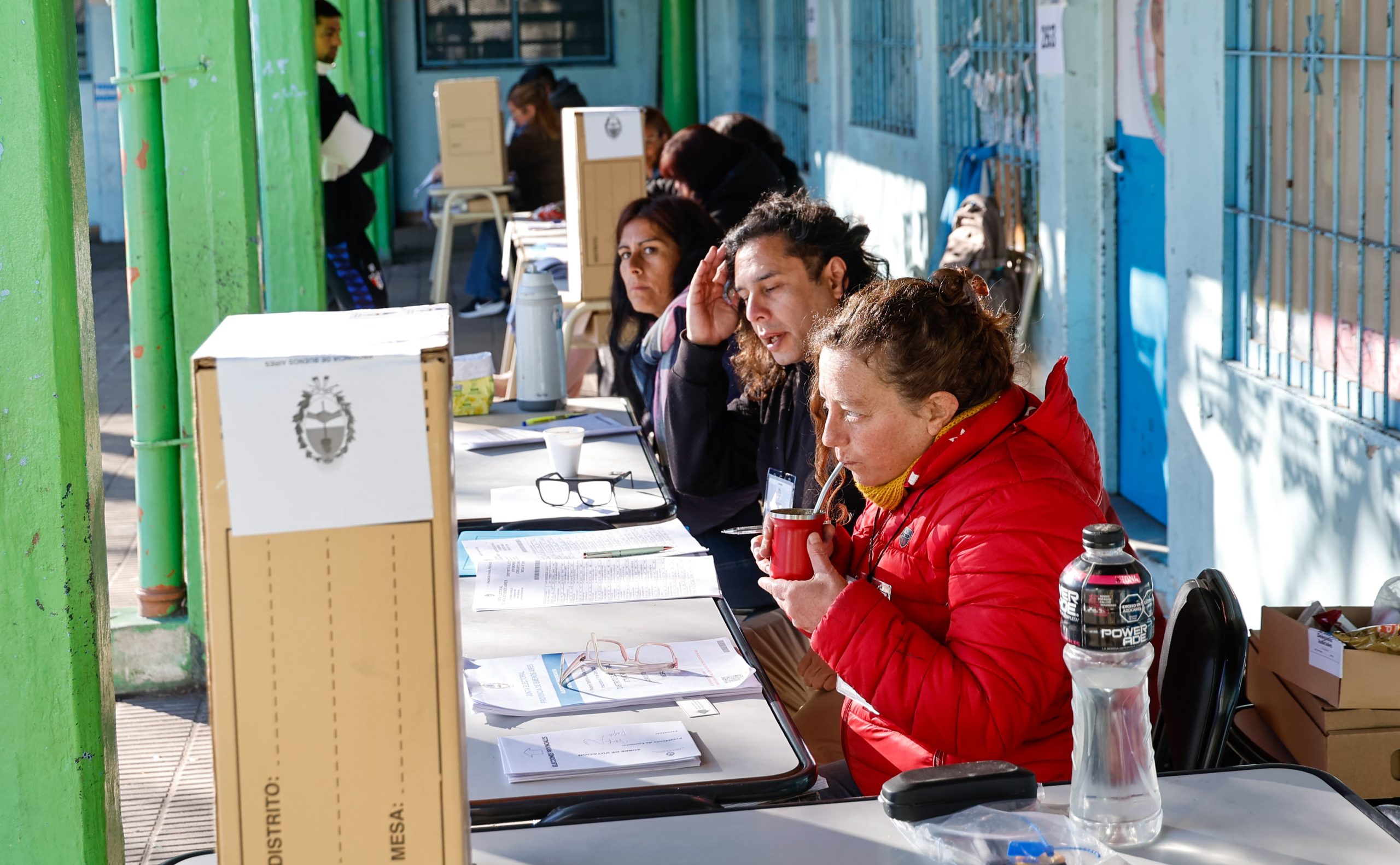 La votación en la escuela primaria 701 Aeronáutica Argentina de Moreno comenzó a las 8, sin sobresaltos
