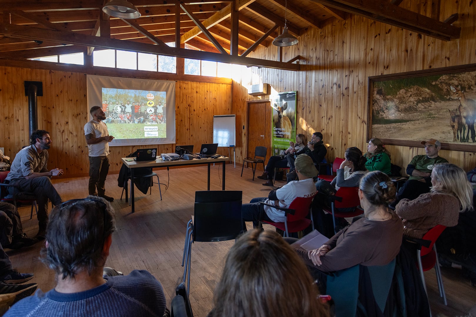 Proyecto Pantano es un programa de conservación que desde 2014 trabaja con pobladores y productores forestales en busca de un equilibrio entre ambiente y producción para evitar la desaparición del ciervo de los pantanos de este humedal costero