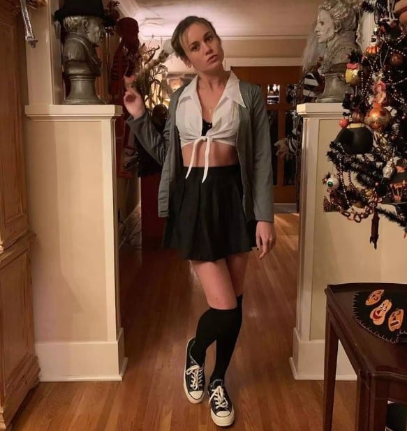 Brie Larson aprovechó Halloween para vestirse de Britney Spears