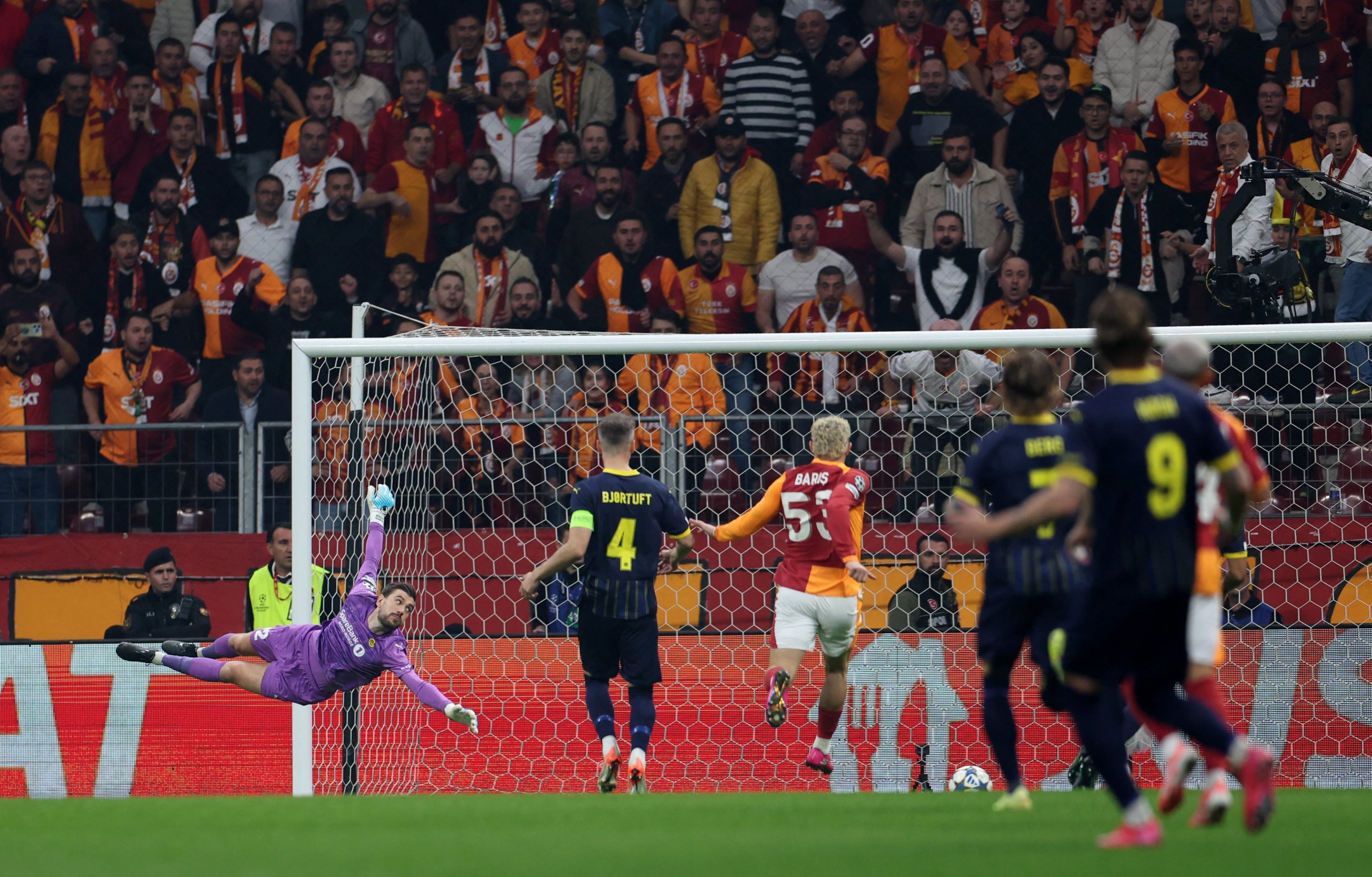 Galatasaray vs FK Bodo/Glimt por la fecha 3 de la Champions League del 2025.