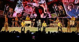 Rod Stewart volvió a deslumbrar al público argentino con la que sería su última gira mundial Rod Stewart volvió a deslumbrar al público argentino con la que sería su última gira mundial
