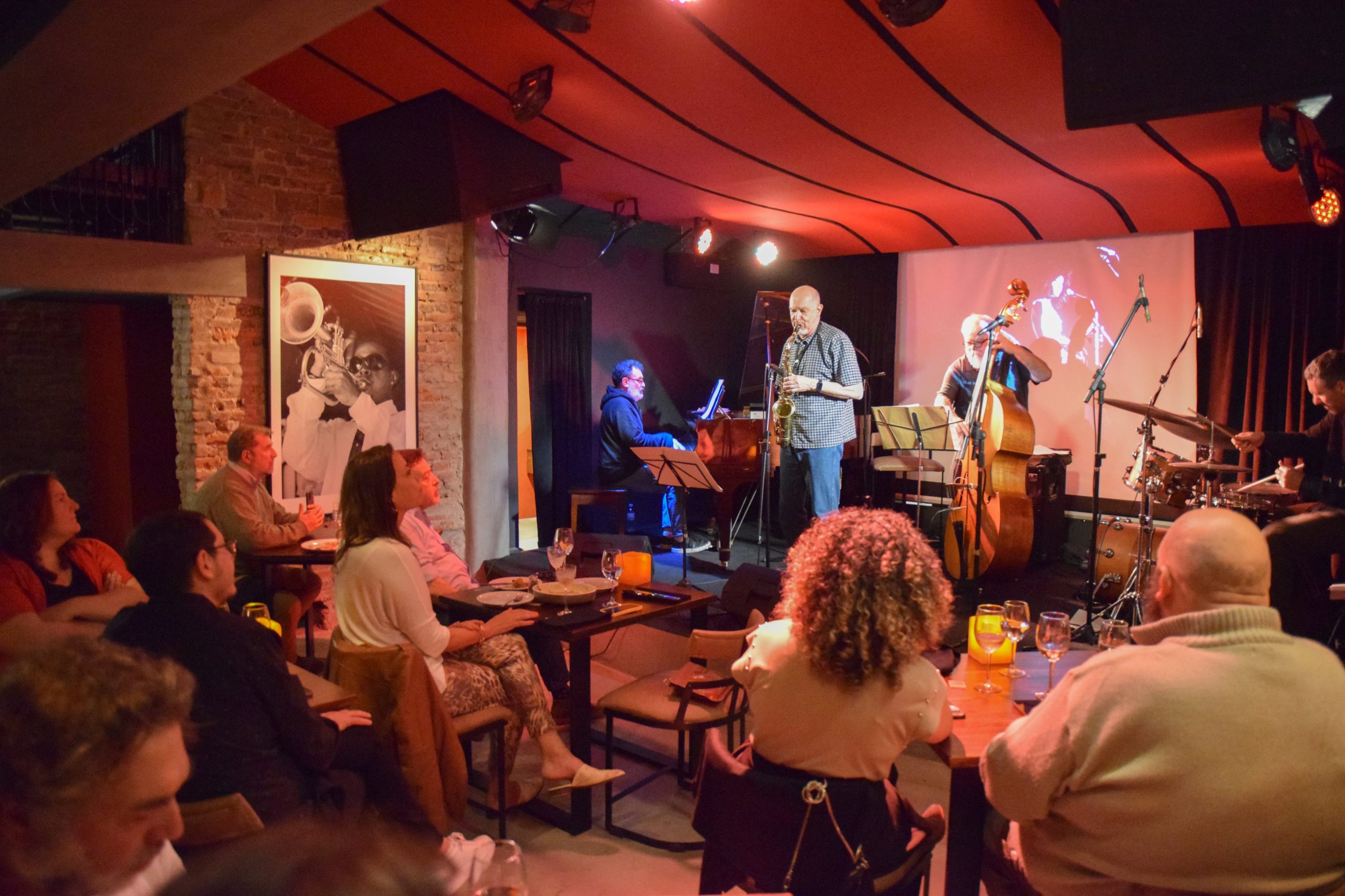 Desafinado es un club de jazz donde también se puede comer