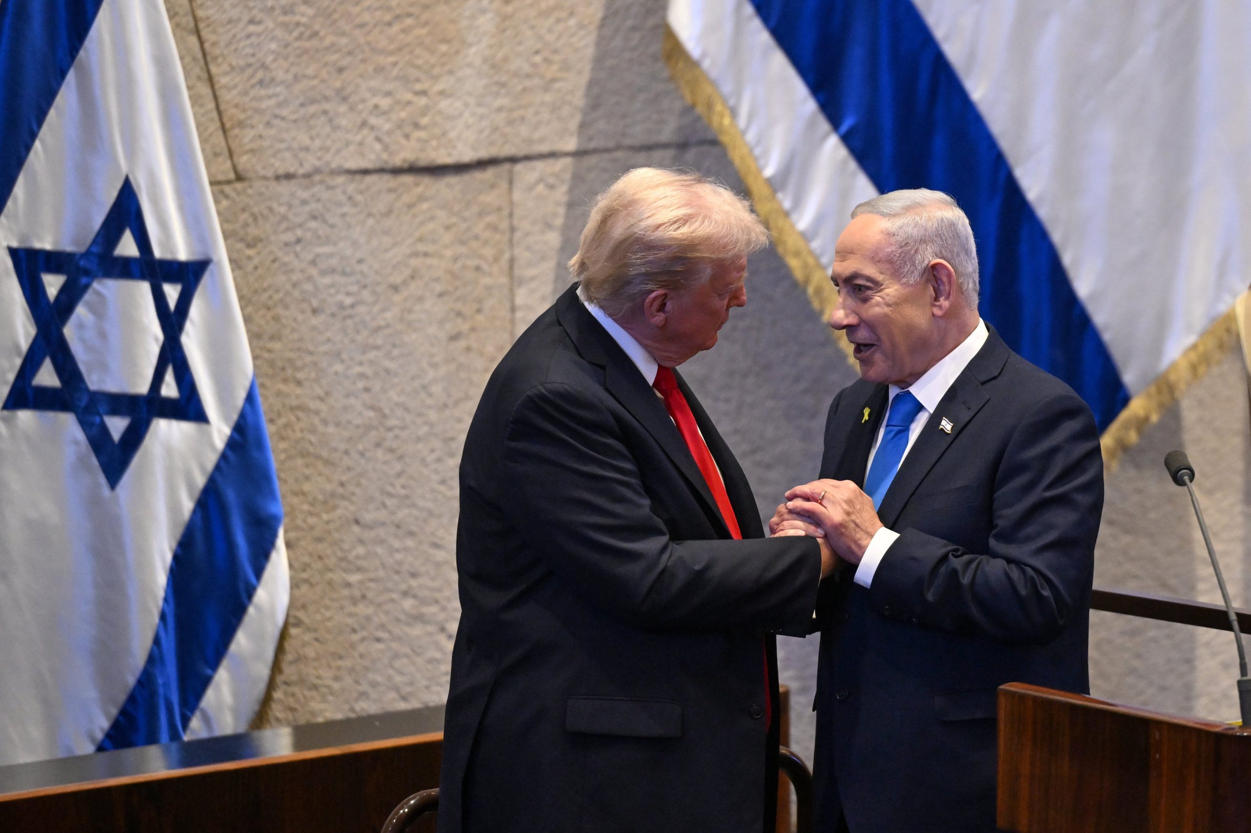 El presidente Donald Trump y el primer ministro israelí, Benjamin Netanyahu, en la Knesset, en Jerusalén. 