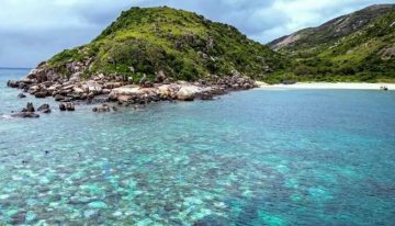 La familia de la mujer que murió tras ser abandonada por un crucero en una isla remota denuncia la “falta de cuidado” de la empresa responsable del viaje La familia de la mujer que murió tras ser abandonada por un crucero en una isla remota denuncia la “falta de cuidado” de la empresa responsable del viaje