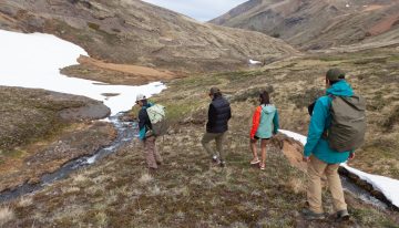 Más que tulipanes: bosques, lagos y cañadones en el valle patagónico que podría haber quedado en manos de Chile