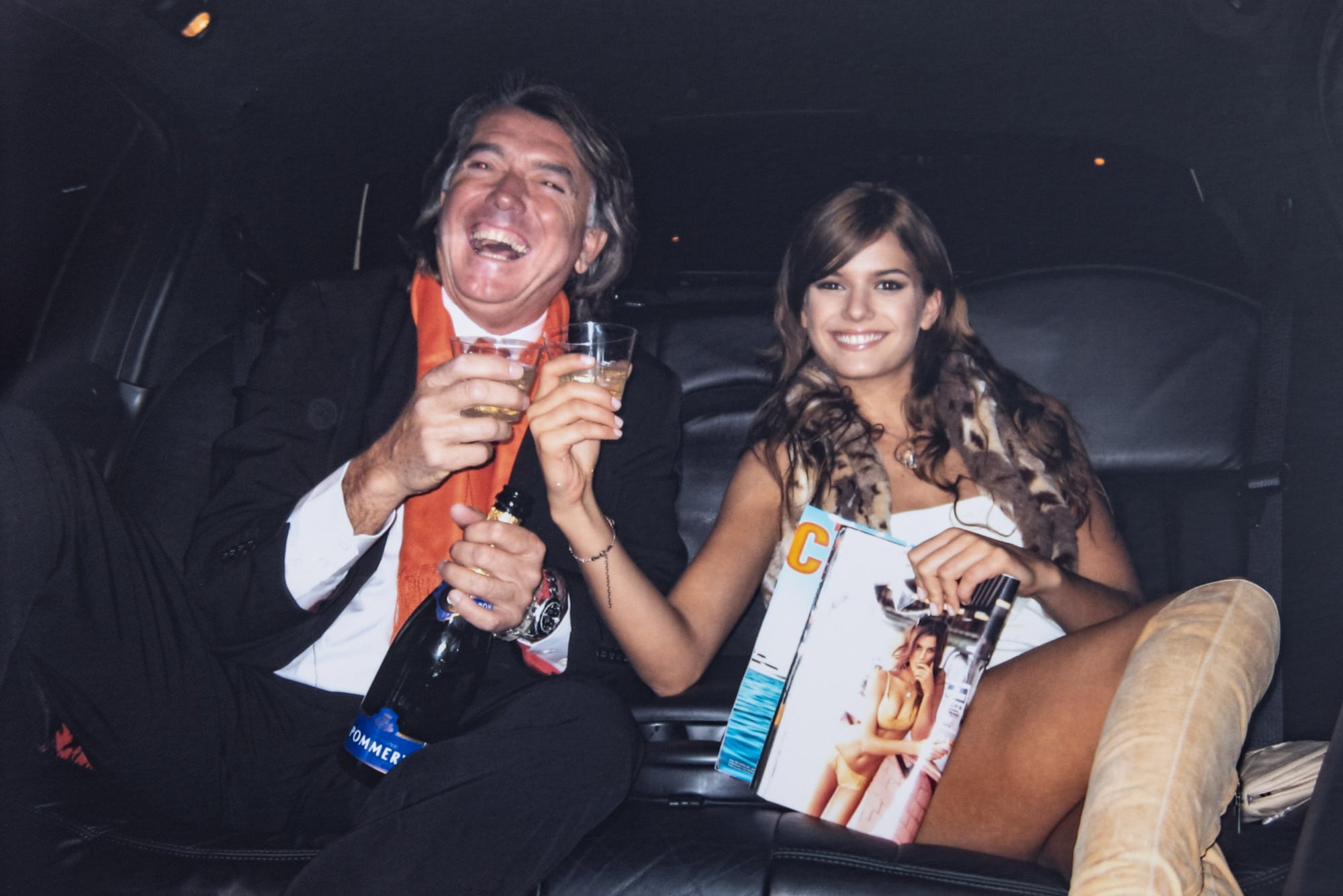 Pancho y Yesica Toscanini en una limusina para celebrar en Nueva York que la modelo había sido elegida en 2006 para una producción de la revista Sports Illustrated