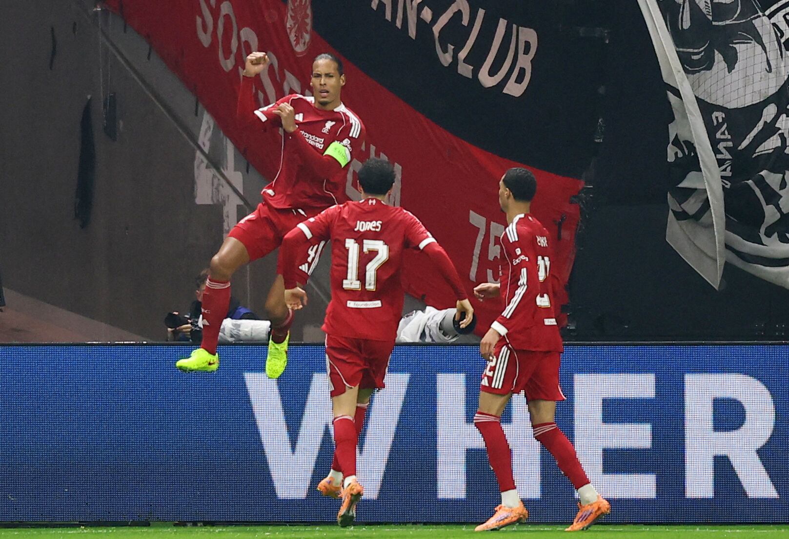 E. Frankfurt vs Liverpool por la fecha 3 de la Champions League del 2025.