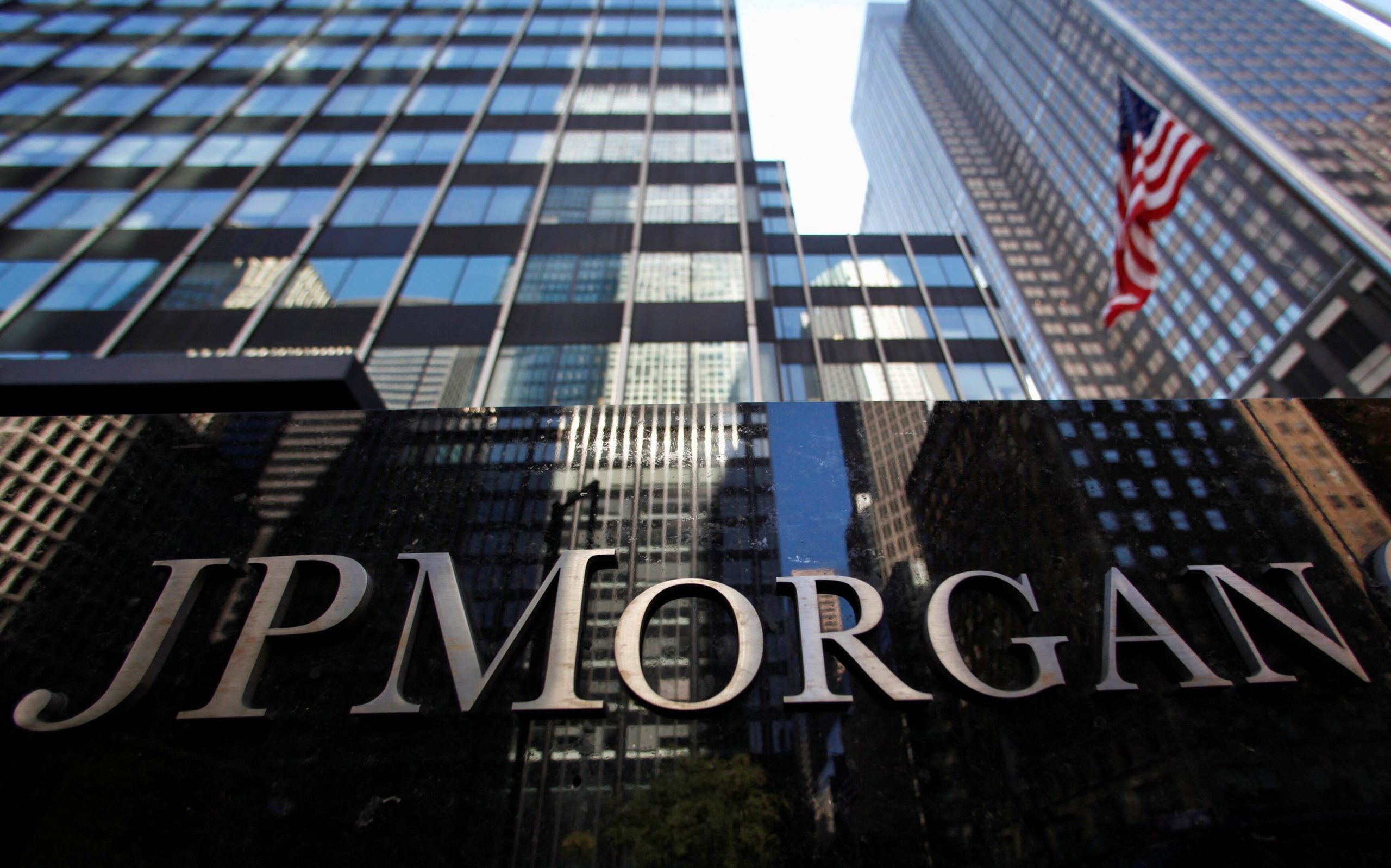 FILE PHOTO: A sign outside the headquarters of JP Morgan Chase & Co in New York, September 19, 2013.    REUTERS/Mike Segar/File Photo