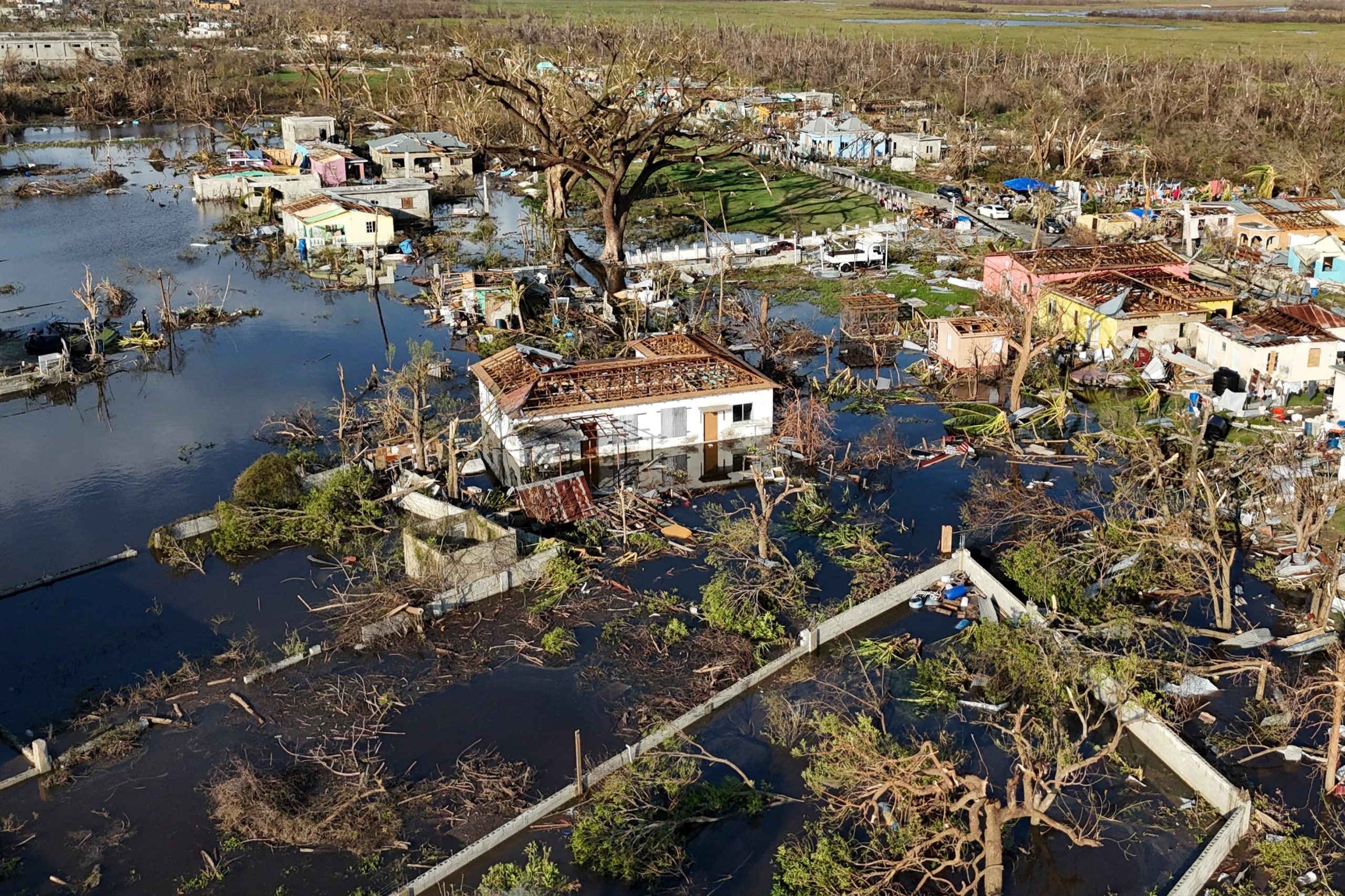 Vista aérea de Black River, Jamaica, este jueves, tras el paso del potente huracán Melissa. (Foto: AP/Matías Delacroix)