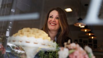 Para no extrañar preparaba el postre favorito en Brasil y hoy tiene dos locales en Recoleta: “Hay que tener técnica y sensibilidad”