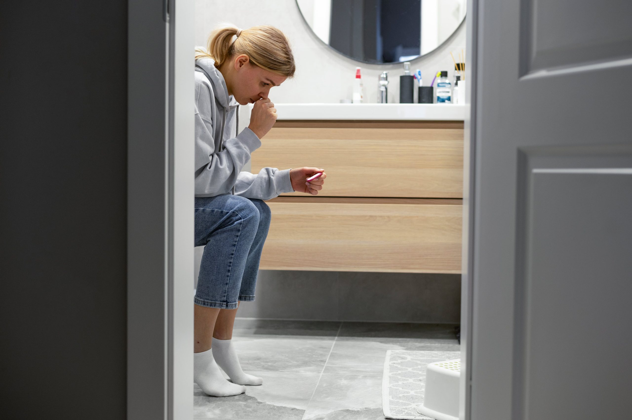 Según expertos, las mujeres deben ir al baño cada tres horas