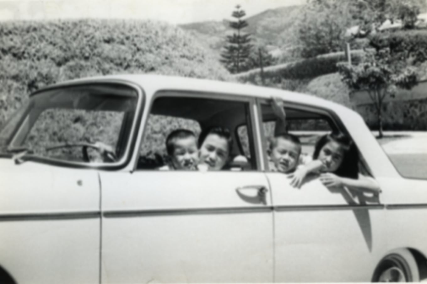 En el Peugeot 504 de su madre.