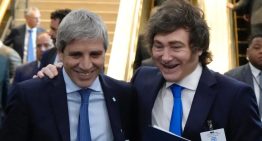 Luis Caputo se reunirá con el CEO del JP Morgan en medio de las negociaciones por el plan de ayuda de EE.UU.