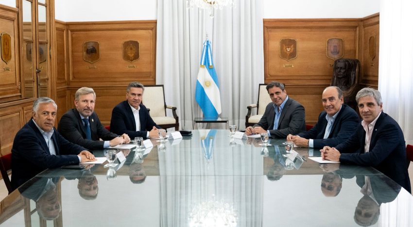 Milei les pedirá a los gobernadores que lo acompañen con el presupuesto y las reformas laboral e impositiva Milei les pedirá a los gobernadores que lo acompañen con el presupuesto y las reformas laboral e impositiva