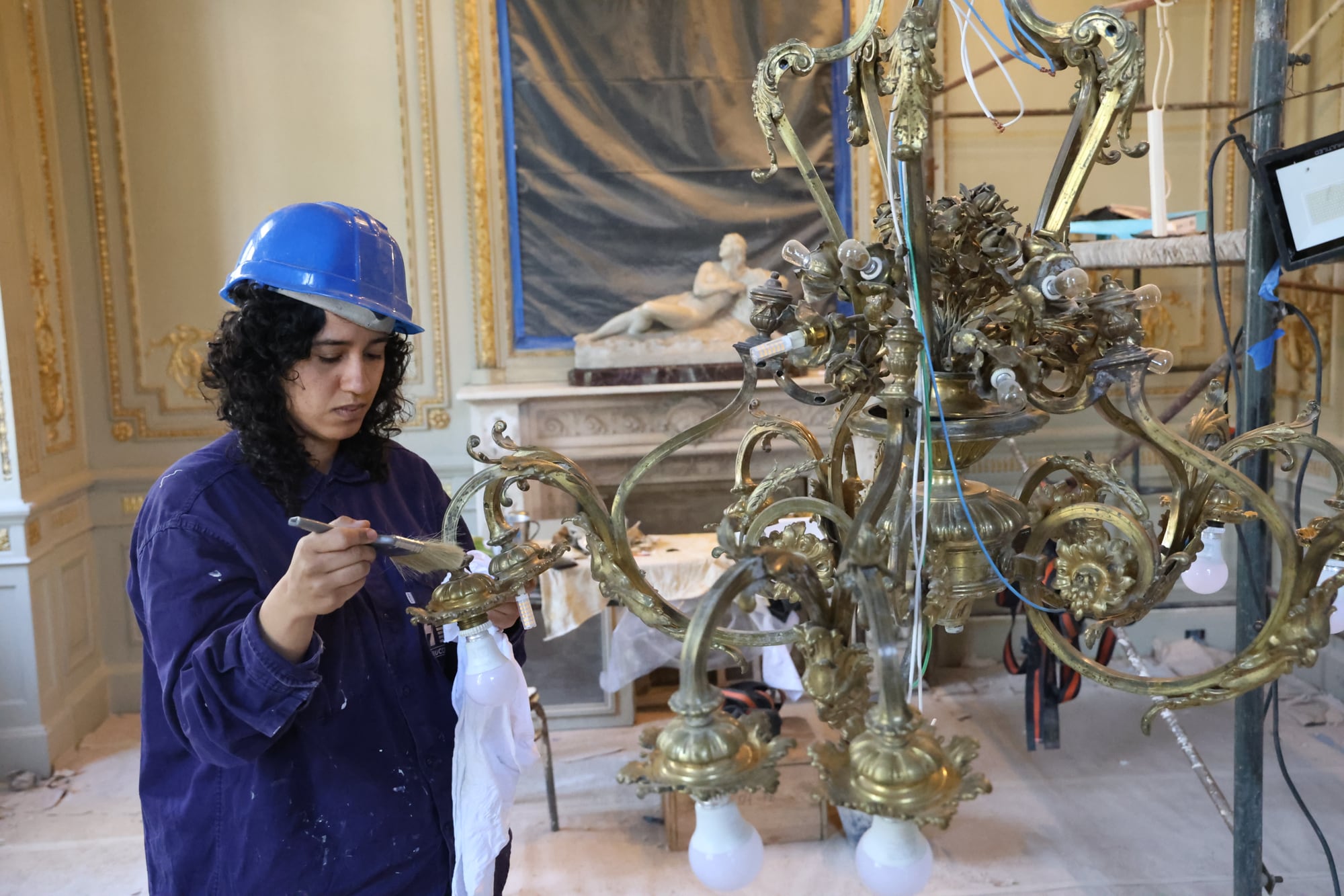 En el lugar, trabajan unos 50 expertos en restauración