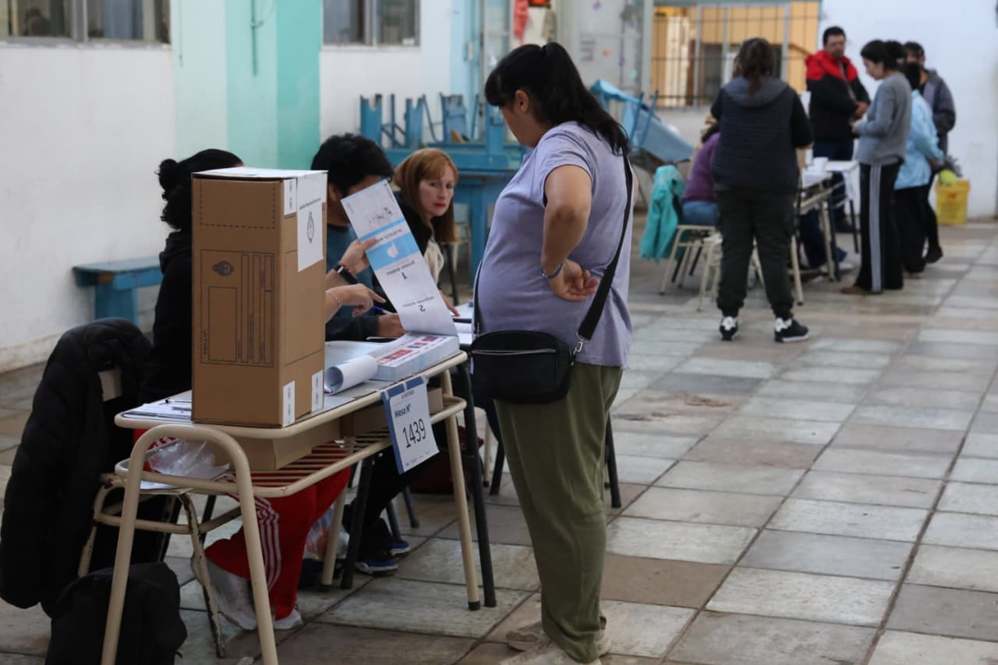Imágenes que va dejando la votación en las primeras horas