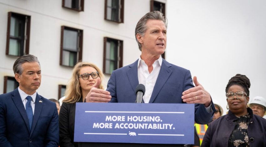 Buenas noticias para quienes alquilan en California: Gavin Newsom firmó nuevas leyes sobre viviendas