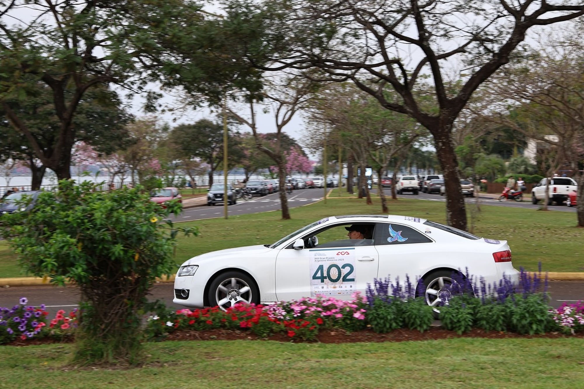 La modernidad llegó al Gran Premio Argentino Histórico, que por primera vez admitió coches sin límites de edad; en la clase Contemporáneos intervino este Audi A5 de 2018 de José y Domingo Asfoura, que se mueve por Posadas.