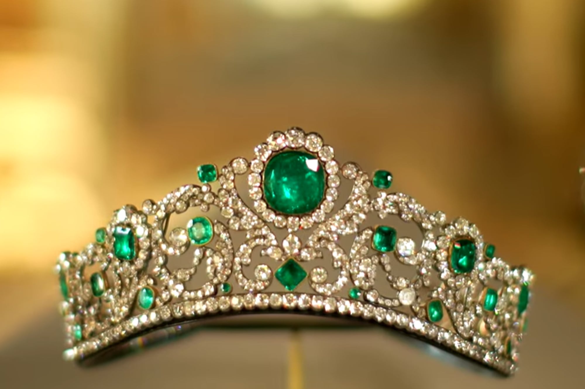 Reabrió el Museo del Louvre tras el robo de las joyas de la corona