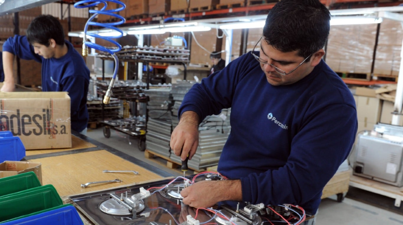 La reforma propone pagar salarios acorde a la productividad del empleado. (Foto: Télam)