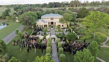 Entramos a la fiesta. Las fotos, los detalles más llamativos y los invitados a la boda de Diego Schwartzman y Eugenia de Martino