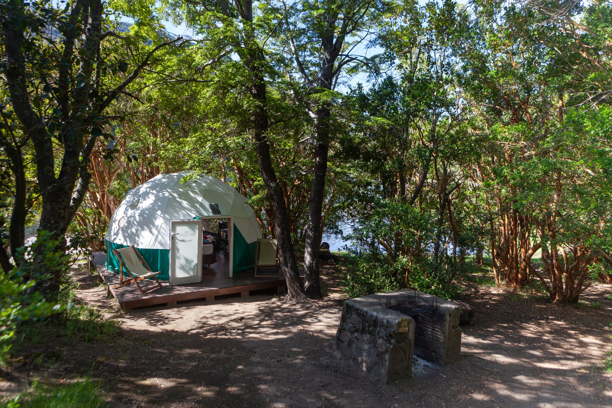 Eco Domo del Camping Agreste, a orillas del Lago Verde