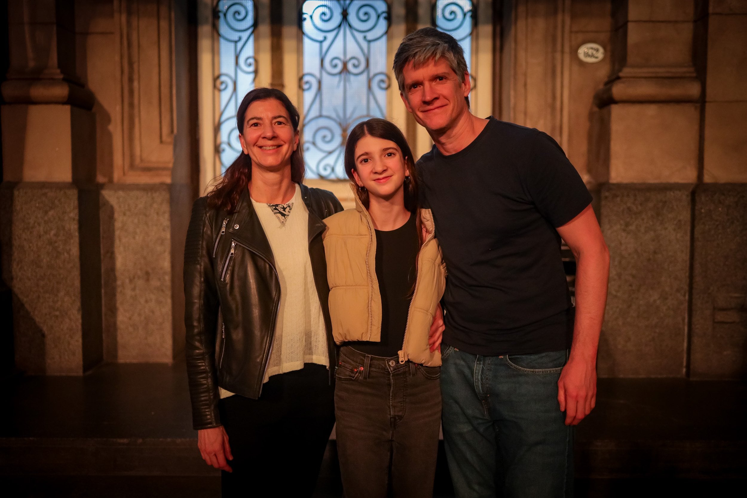 Francisca, de 13 años, con sus padres, Daniela y Jorge Luro, vinieron por segunda vez en el año desde Bariloche para ver a Marianela Núñez