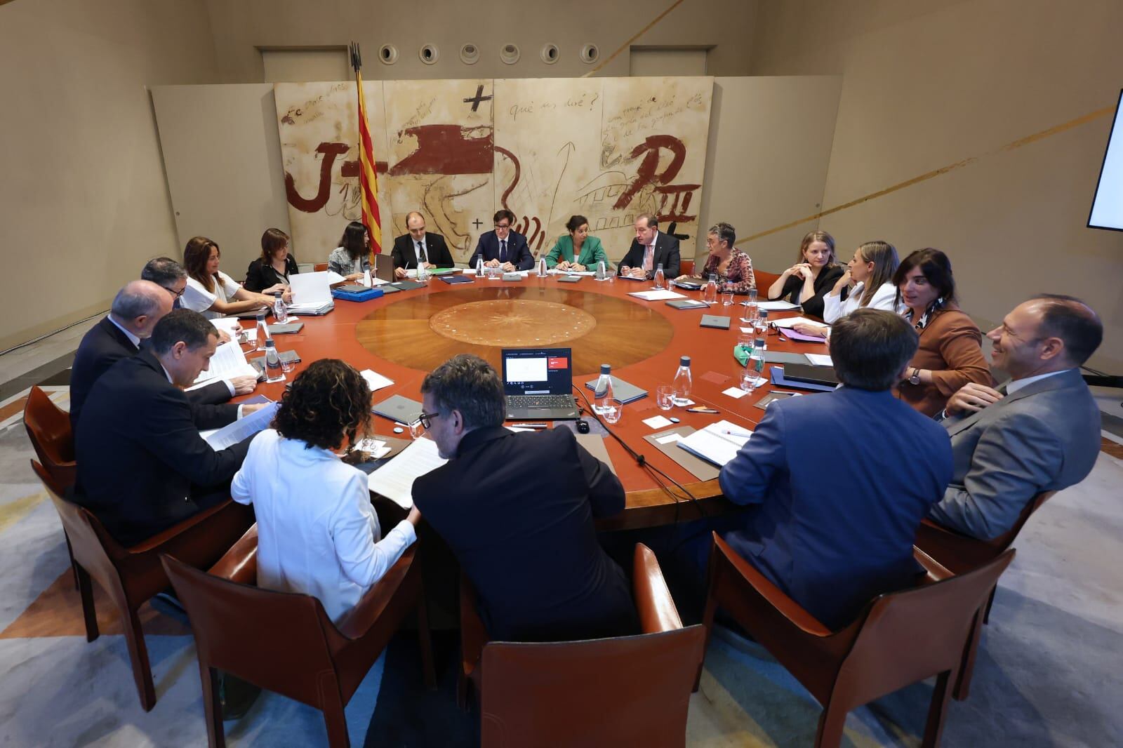 Un momento de la reunión del Govern, este martes, en una fotografía cedida por la Generalitat.