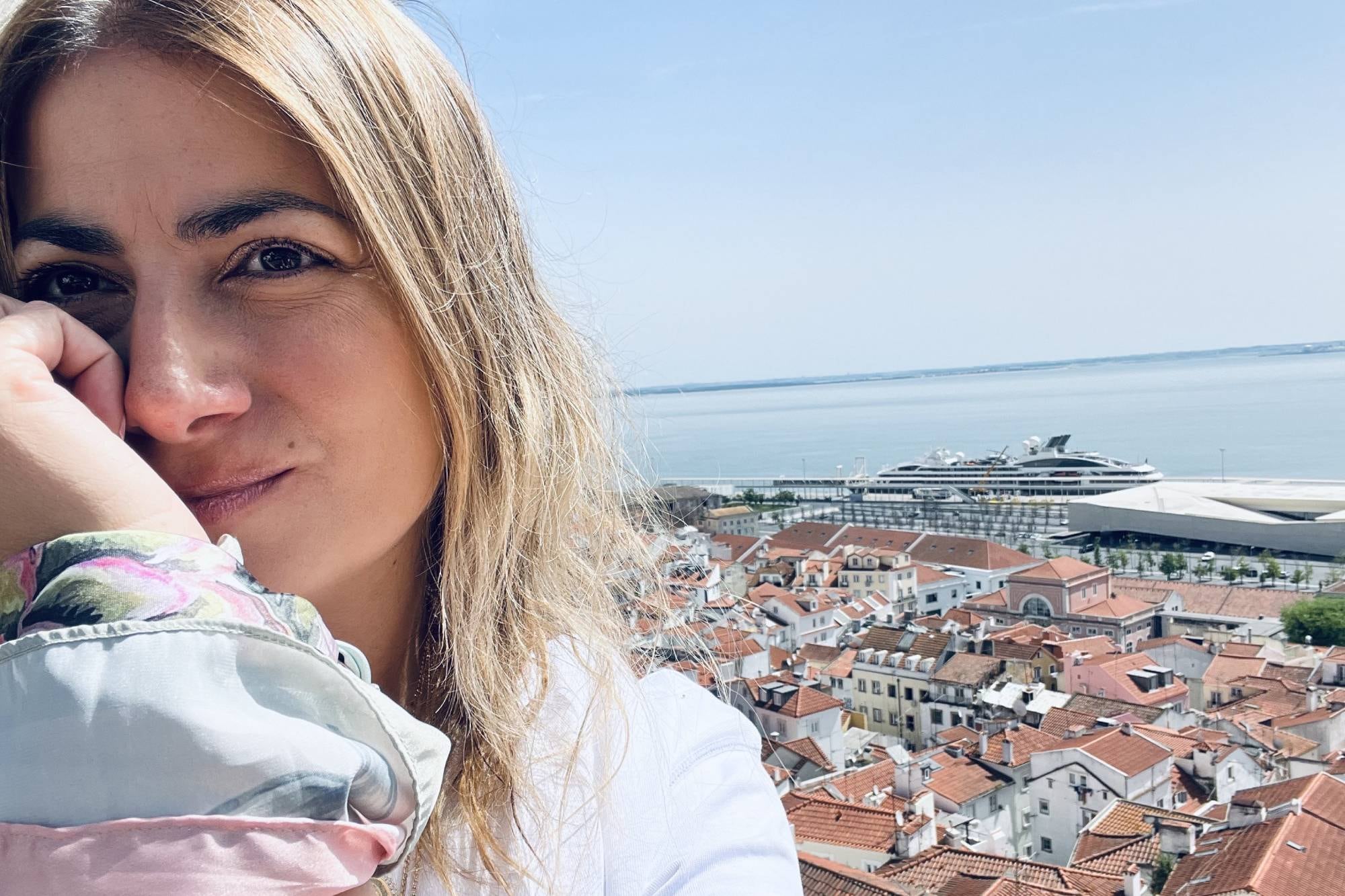 “Tomé otro avión hacia Europa, llevaba conmigo dos nuevas maletas llenas de sueños renovados, con más coraje y emociones encontradas que nunca, me sentía más adulta y ya había pasado por lo peor”
