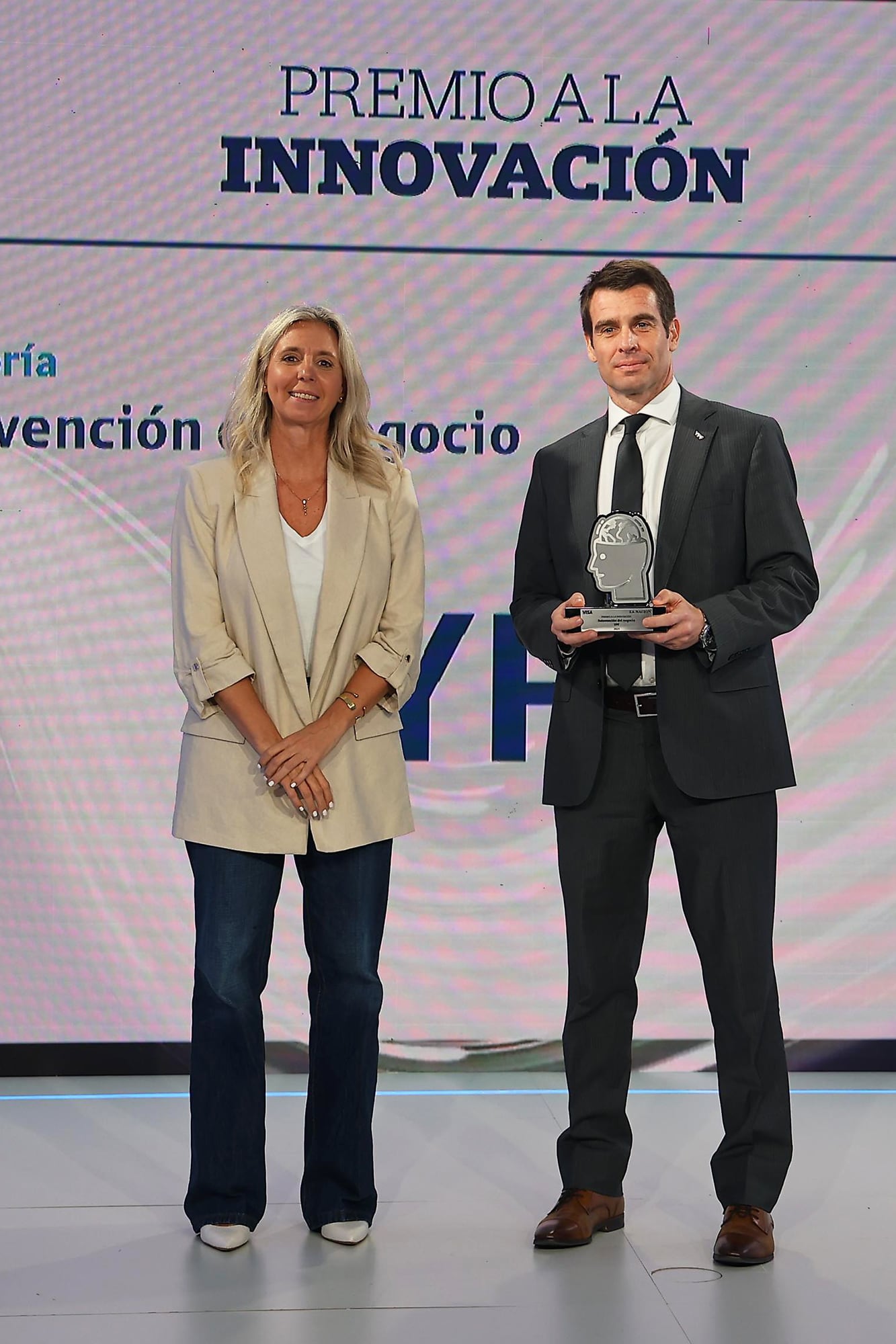 Renaudo junto a  Maximiliano Westende YPF