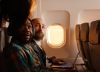 El secreto de las azafatas para un vuelo más cómodo: el truco del reposabrazos que la mayoría desconoce