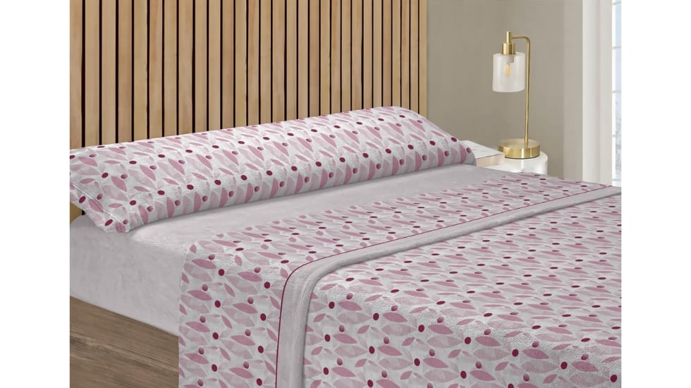 Vista de un juego de sábanas pirineo que se puede comprar en Amazon.