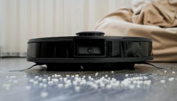 Chollo del día: el robot aspirador más deseado de Amazon hunde su precio y cuesta menos de 100 euros