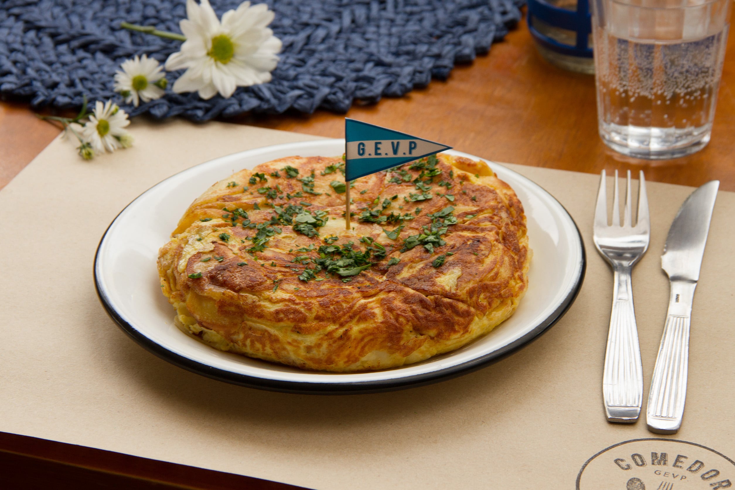 ¿En busca de una buena tortilla de papas? Es uno de los grandes aciertos de Comedor GEVP