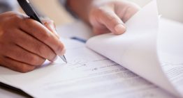 La regla de firmas del Uscis: el detalle que puede invalidar un trámite migratorio en segundos