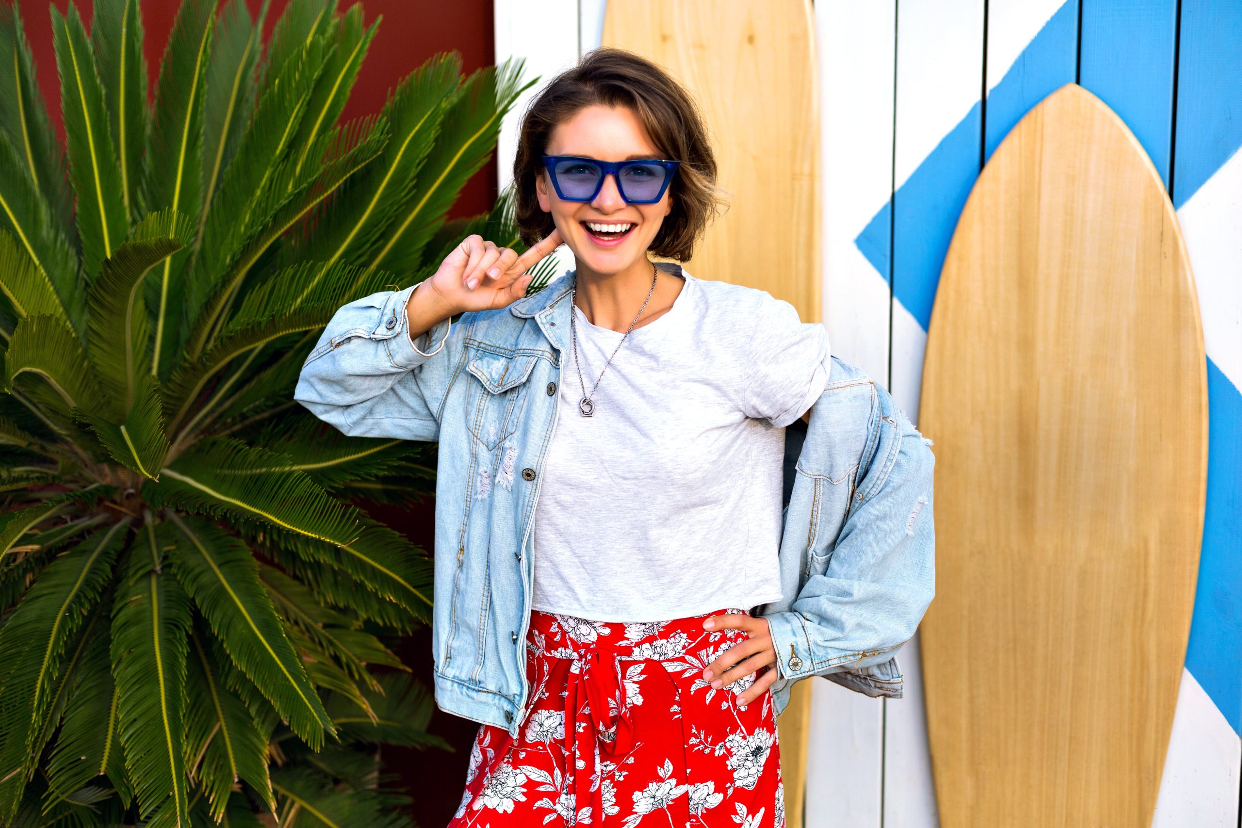 Las colecciones que llegan desde Europa y las pasarelas internacionales apuestan por un equilibrio entre comodidad y forma. (Foto: Freepik).