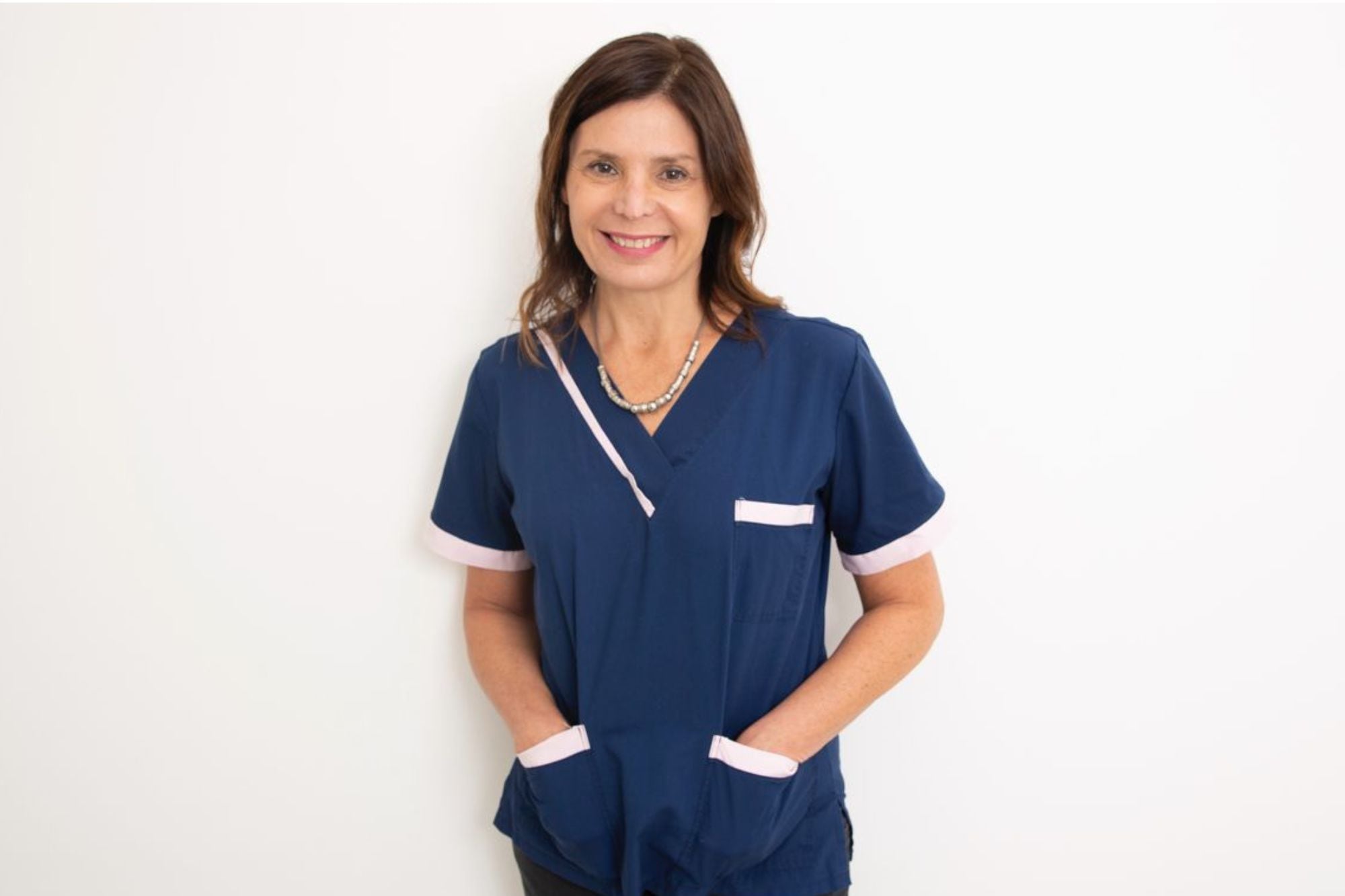 Para Vilma Rosciszewski, médica ginecóloga de 56 años, frenar su rutina habitual al mismo tiempo que atravesaba la menopausia le dio la oportunidad de tomar consciencia de los cambios que estaba atravesando su propio cuerpo y sus emociones.