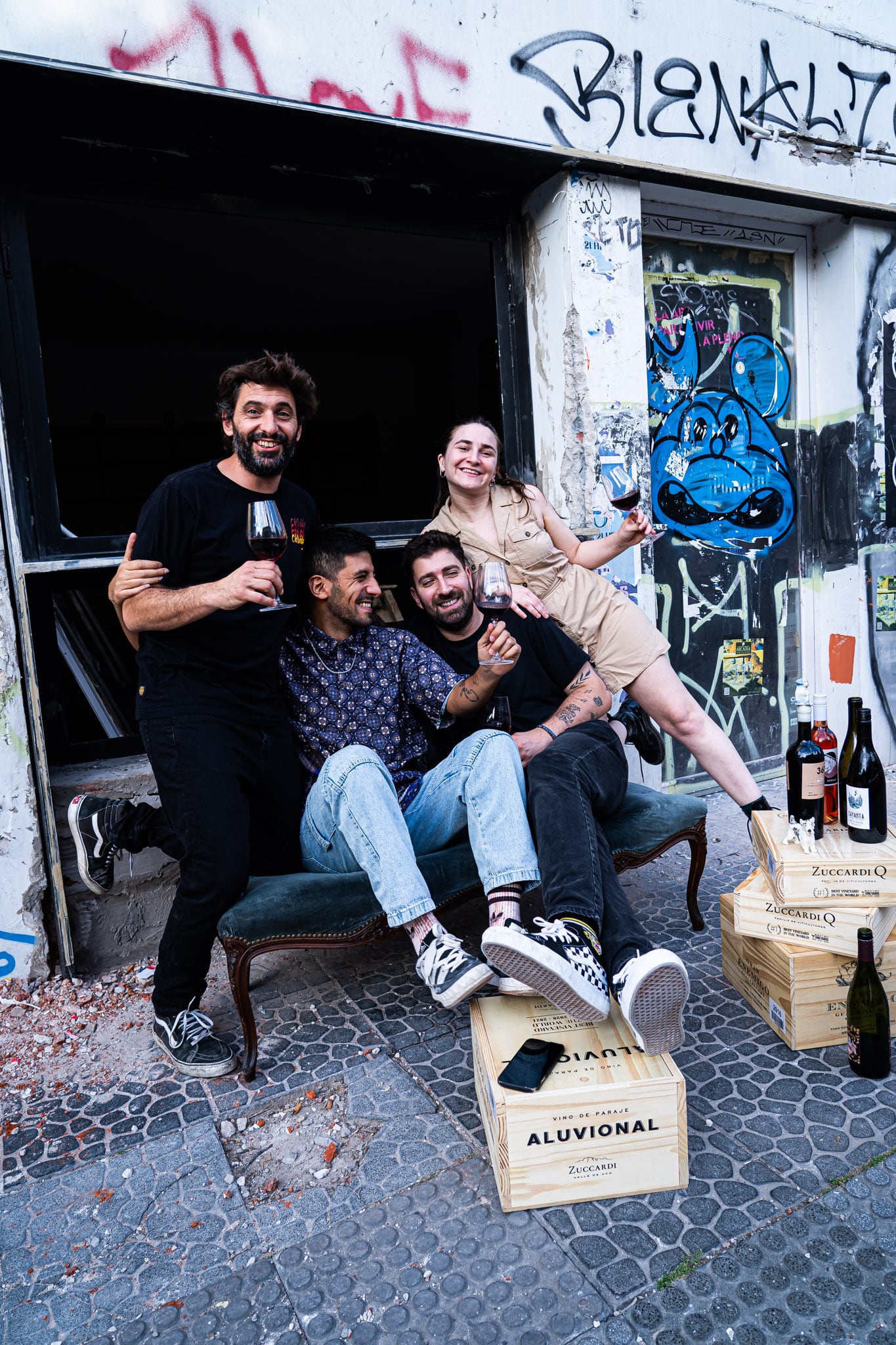 Los cuatro amigos y fundadores del bodegón: Santiago Palma, Ailén De Baños, Tomás Rodríguez Brust y Nicolás Medina