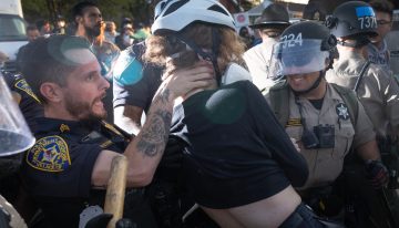 Freno al ICE en Chicago: la orden de un juez para liberar a cientos de inmigrantes detenidos en Illinois