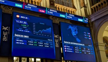 El Ibex deja atrás el susto tecnológico y encadena cinco meses al alza por primera vez desde 2014