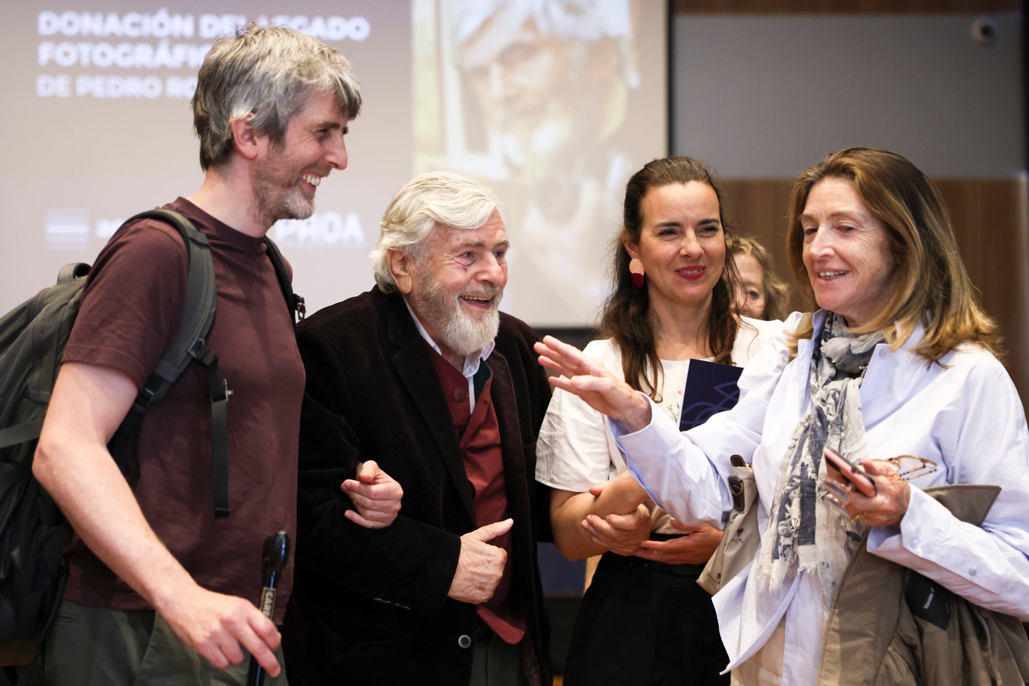 Matías y Pedro Roth, Ana Clara Giannini y Cecilia Cavanagh en el acto de donación del legado de Pedro Roth, al que siguió una muestra y un cóctel