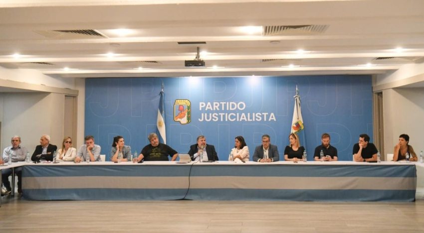 En medio de la interna, el peronismo busca reorganizarse para enfrentar las reformas que propone el Gobierno