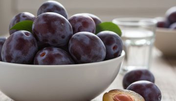 La receta para hacer vinagre de ciruelas con apenas 3 ingredientes