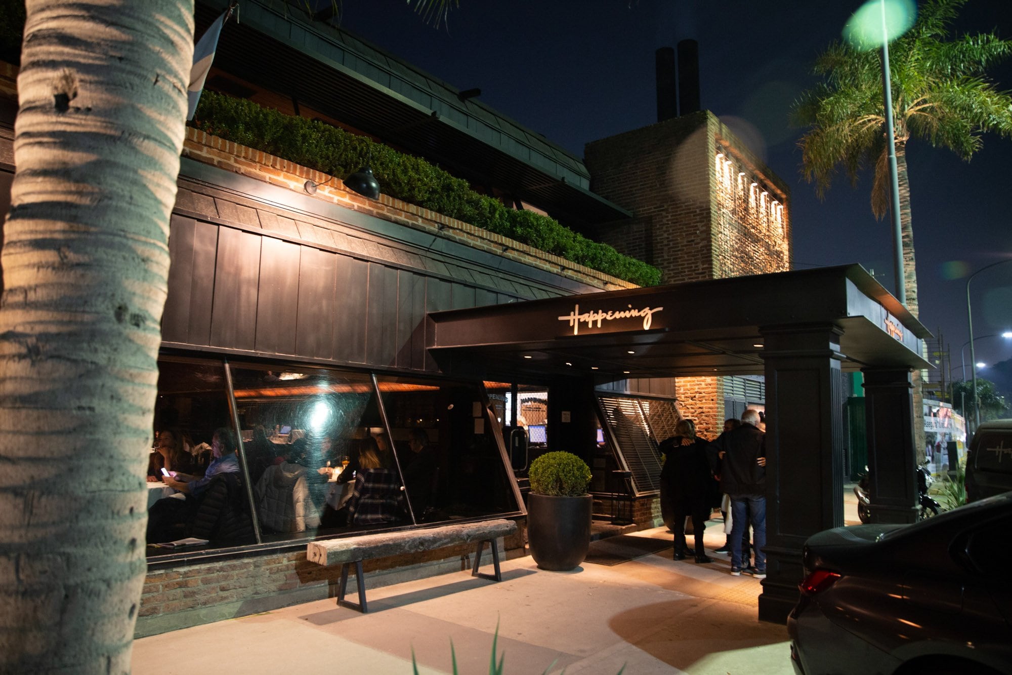 La inconfundible puerta de entrada del restaurante