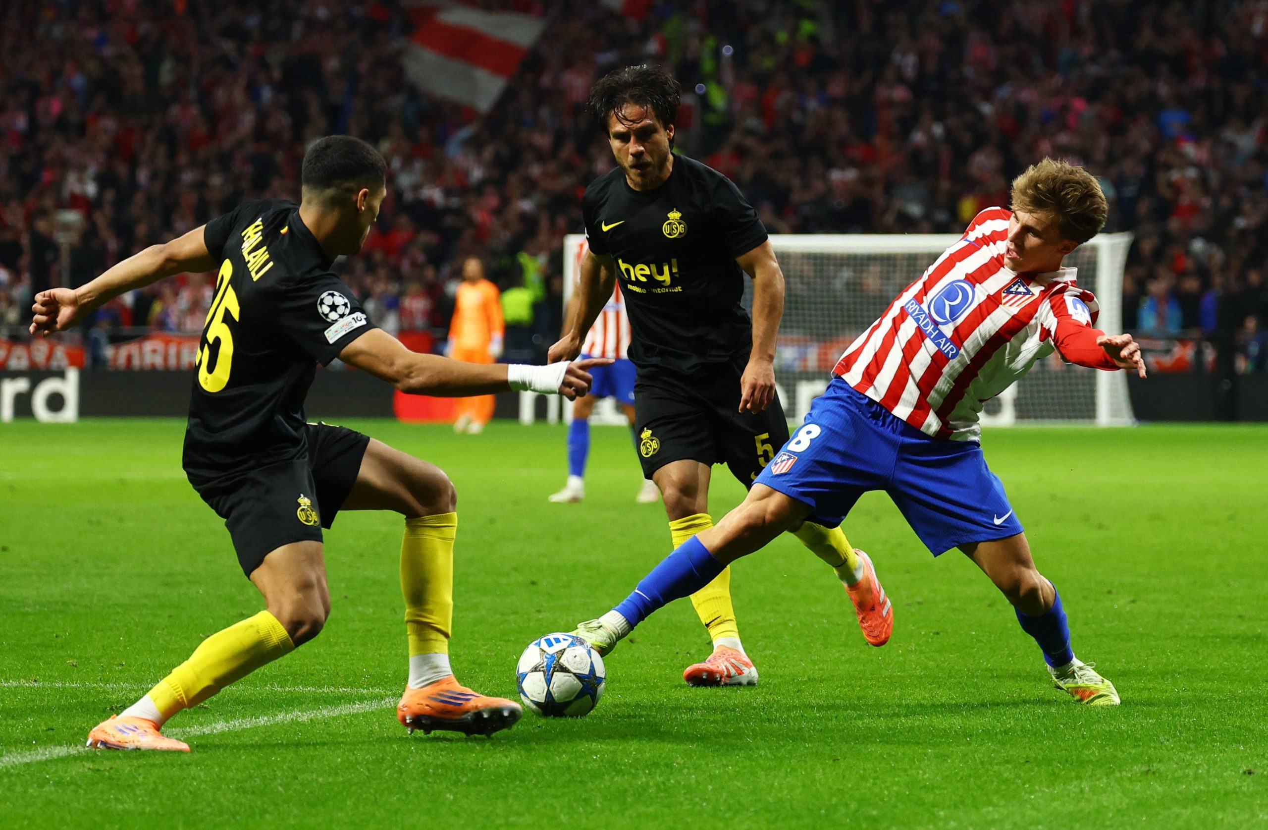 Atl. Madrid vs RU Saint-Gilloise por la fecha 4 de la Champions League del 2025.