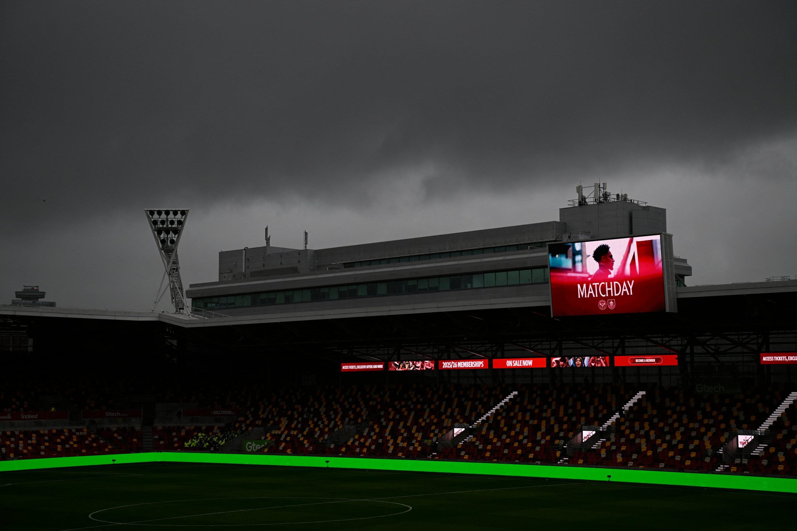 Brentford vs Burnley por la fecha 13 de la Premier League del 2025.