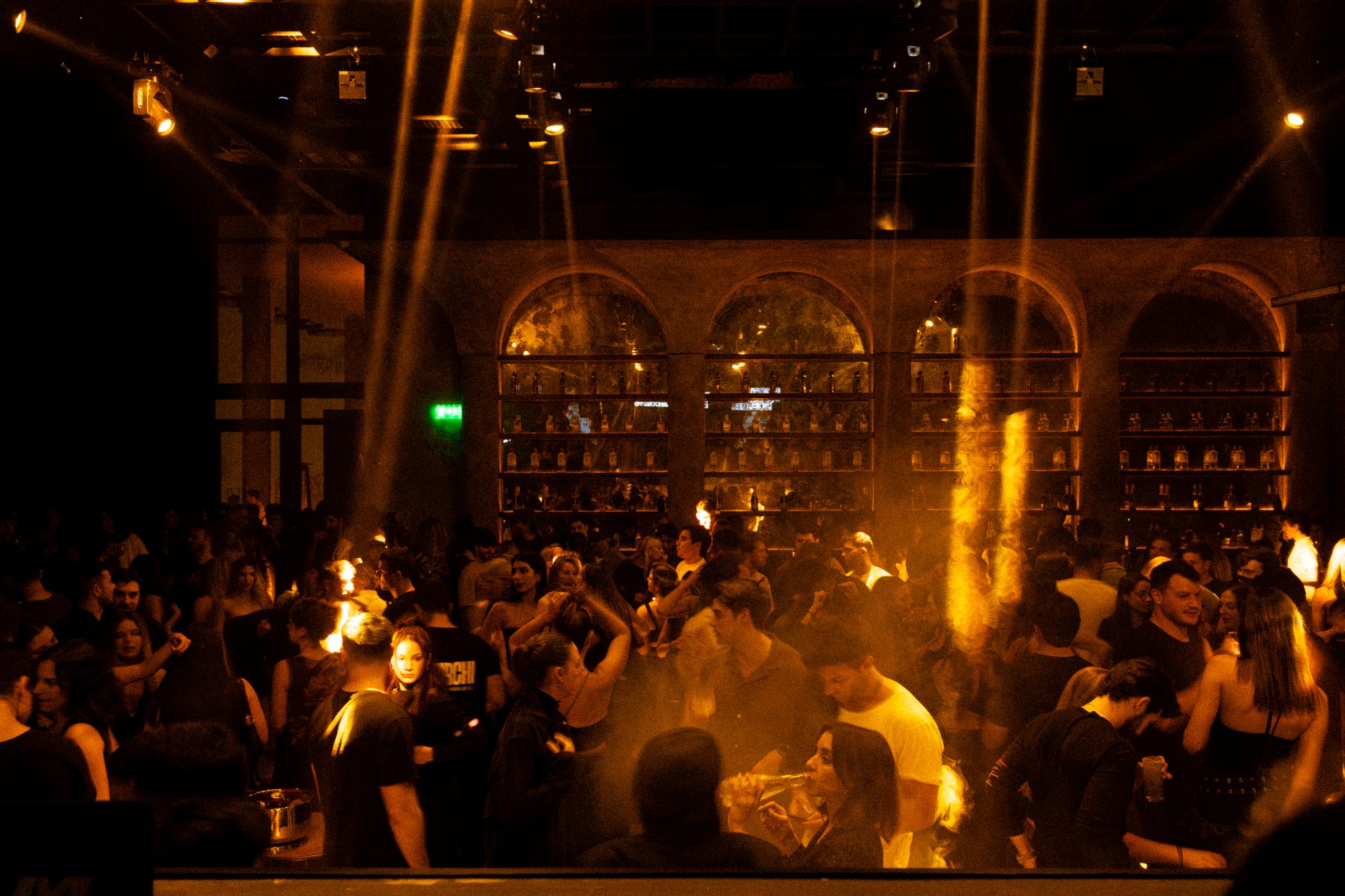 La pista de Archi, el boliche del restaurante Maro en la Costanera Norte