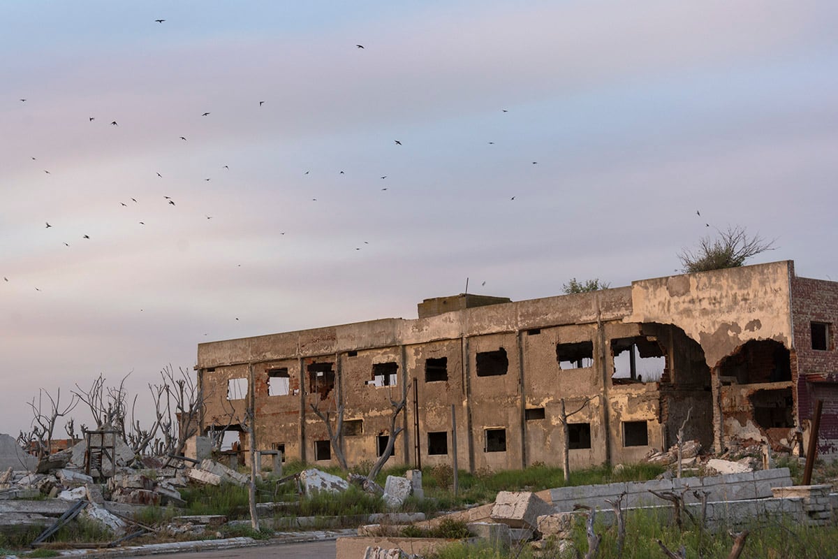 Hasta 1993, la ciudad permaneció sumergida siete metros bajo el agua. Con el tiempo, el agua empezó a retirarse y se revelaron las ruinas que hoy atraen a miles de turistas (Foto: Gustavo Gatto)