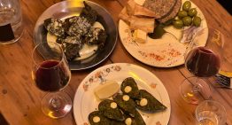 Cuatro amigos conquistan Palermo con su bodegón canchero y sus postres con helado